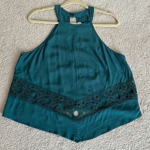 Astr Tank Shirt. Green size Medium. - Picture 2 of 7